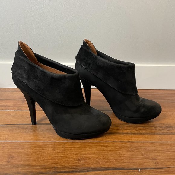 😵 2 FOR $40 // MRKT black suede platforms - Picture 6 of 12